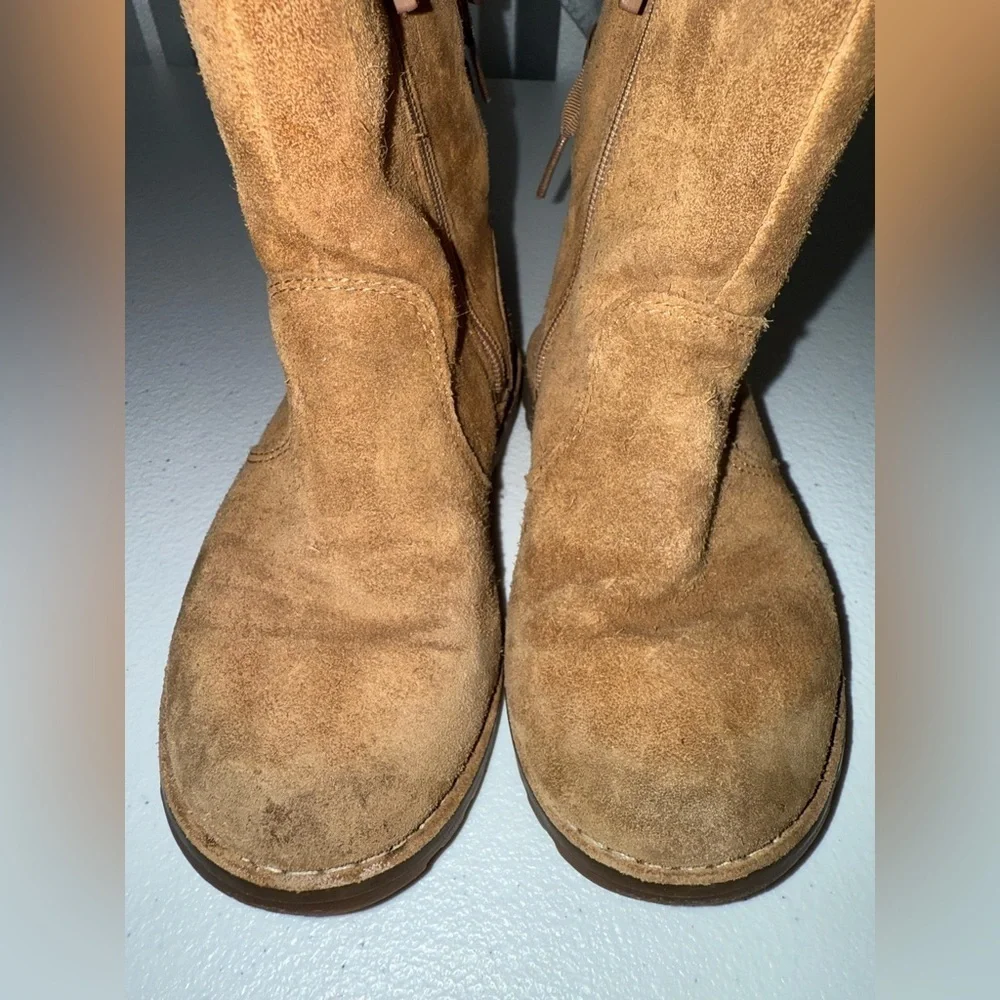 Ugg girl boots size 9